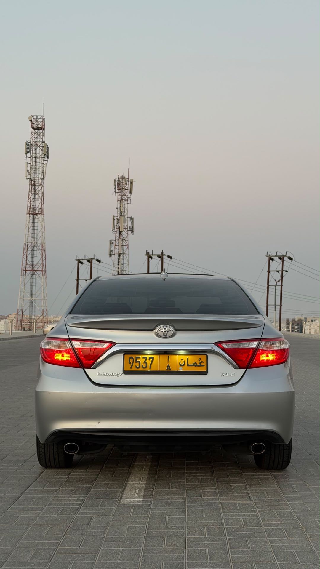 Car Image 2015 TOYOTA CAMRY XLE