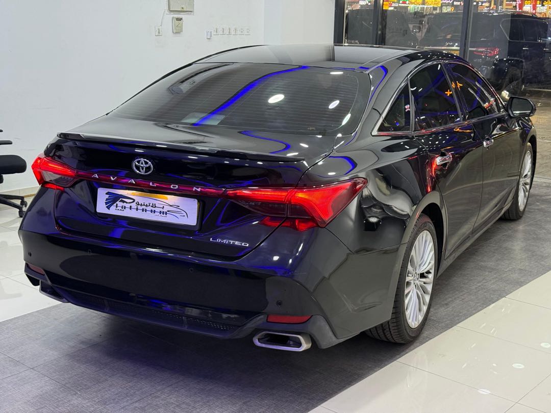 Car Image 2019 TOYOTA AVALON LIMITED