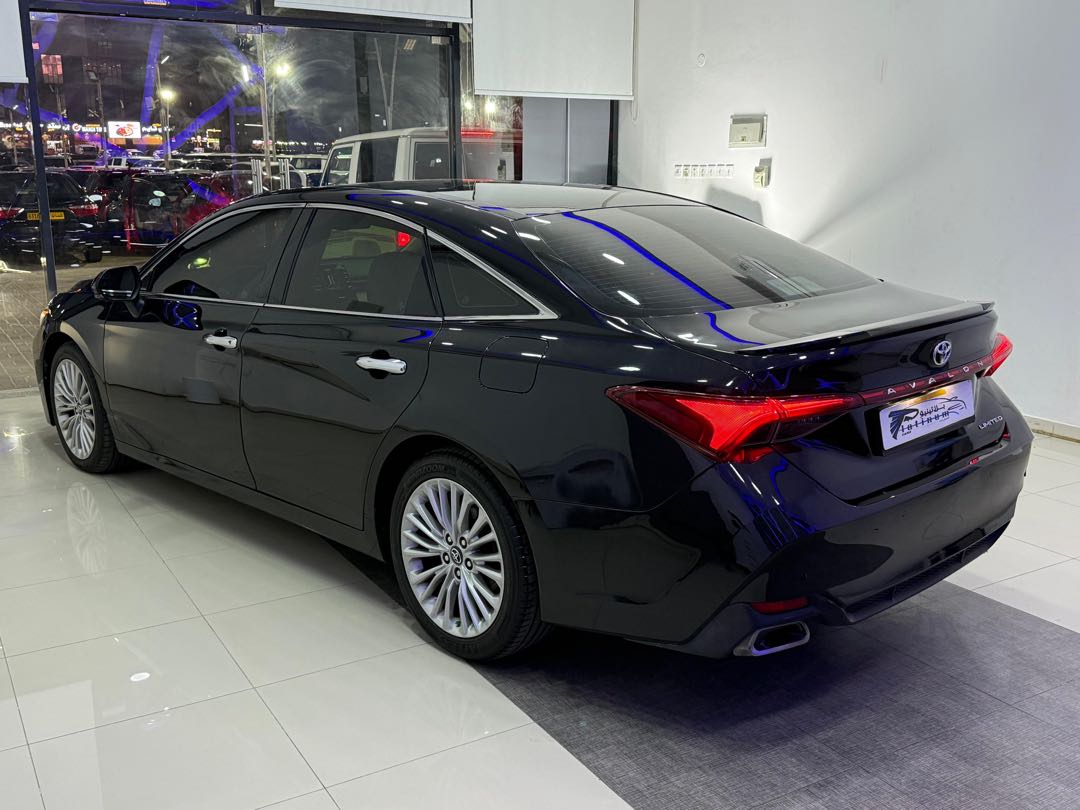 Car Image 2019 TOYOTA AVALON LIMITED