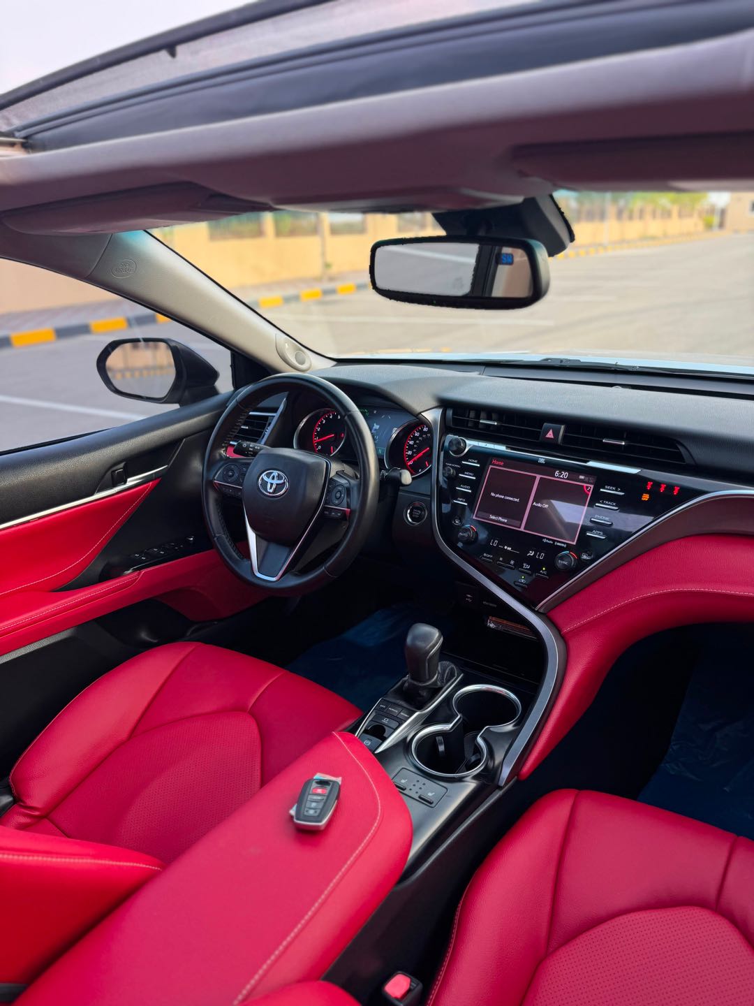 Car Image 2018 TOYOTA CAMRY XSE