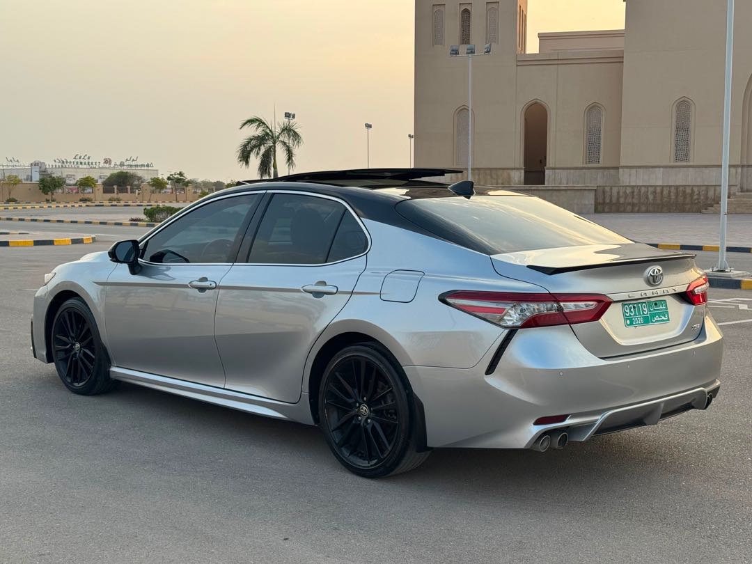 Car Image 2018 TOYOTA CAMRY XSE