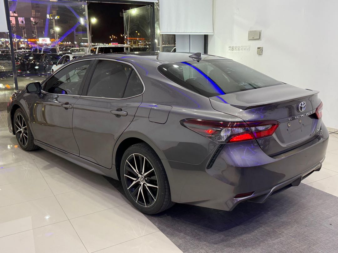 Car Image 2021 TOYOTA CAMRY SE