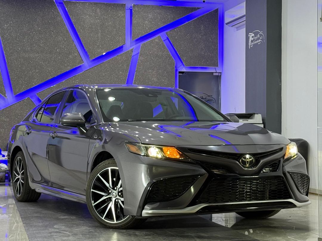 Car Image 2021 TOYOTA CAMRY SE
