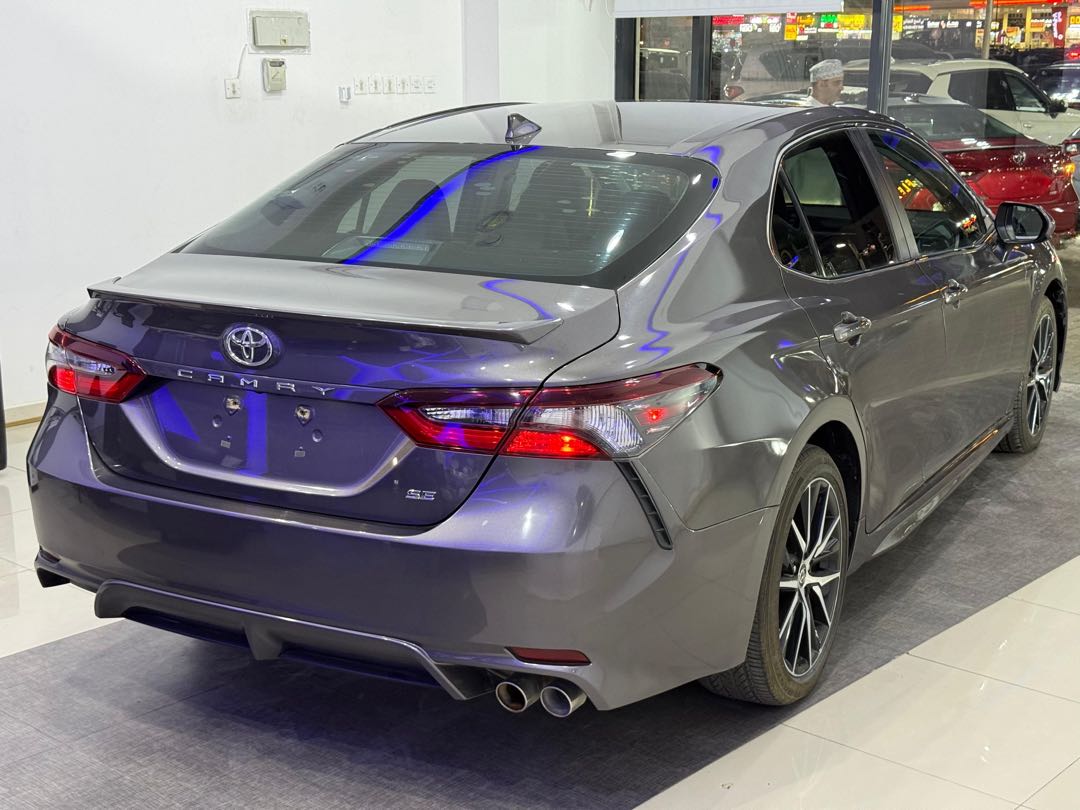 Car Image 2021 TOYOTA CAMRY SE