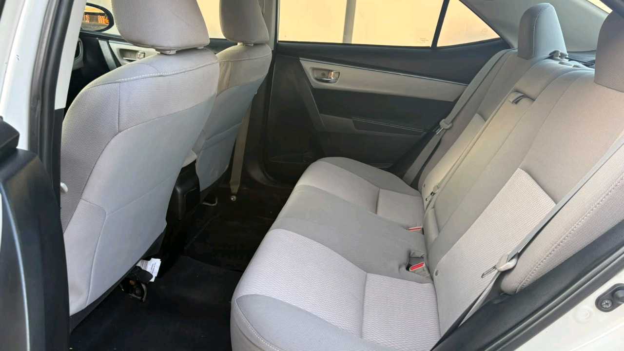 Car Image 2015 TOYOTA COROLLA LE