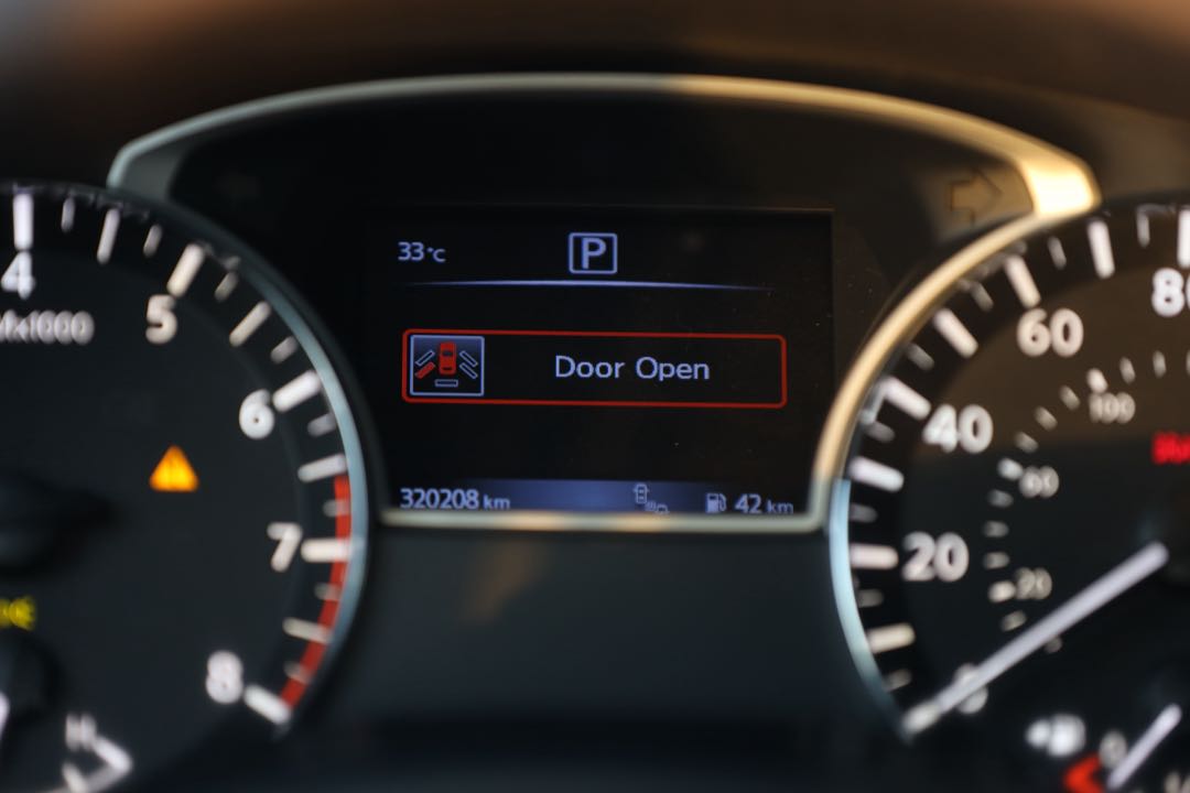 Car Image 2017 NISSAN PATHFINDER SL