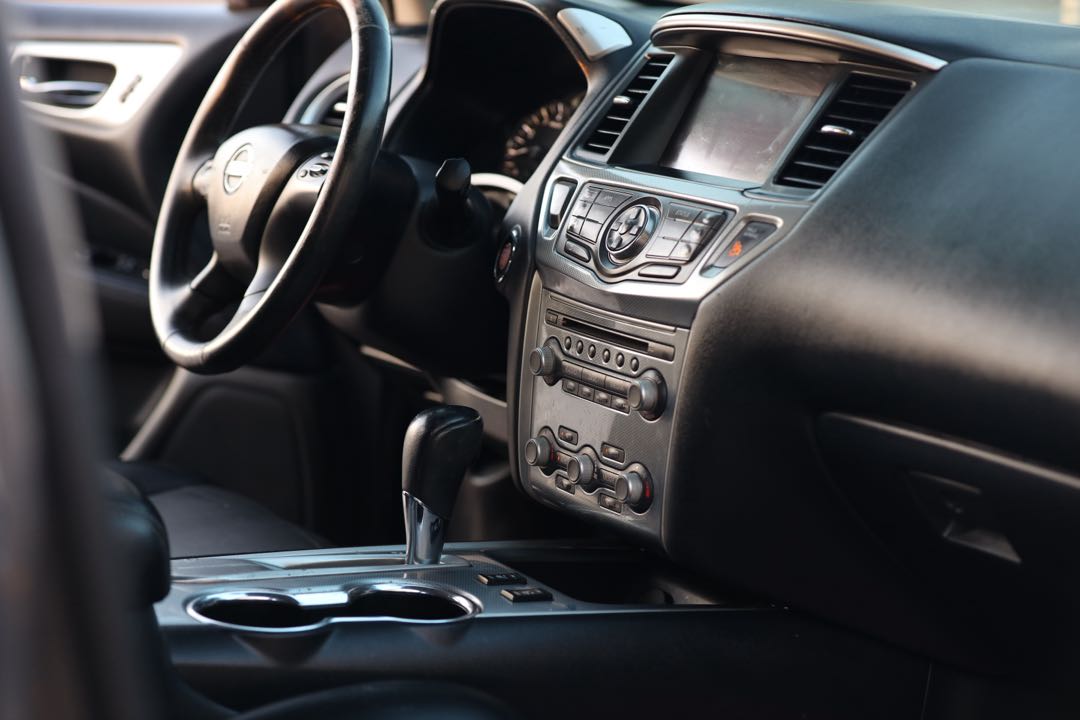 Car Image 2017 NISSAN PATHFINDER SL