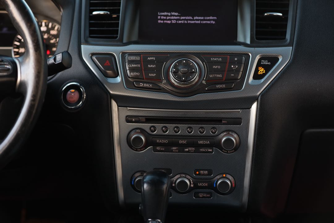 Car Image 2017 NISSAN PATHFINDER SL