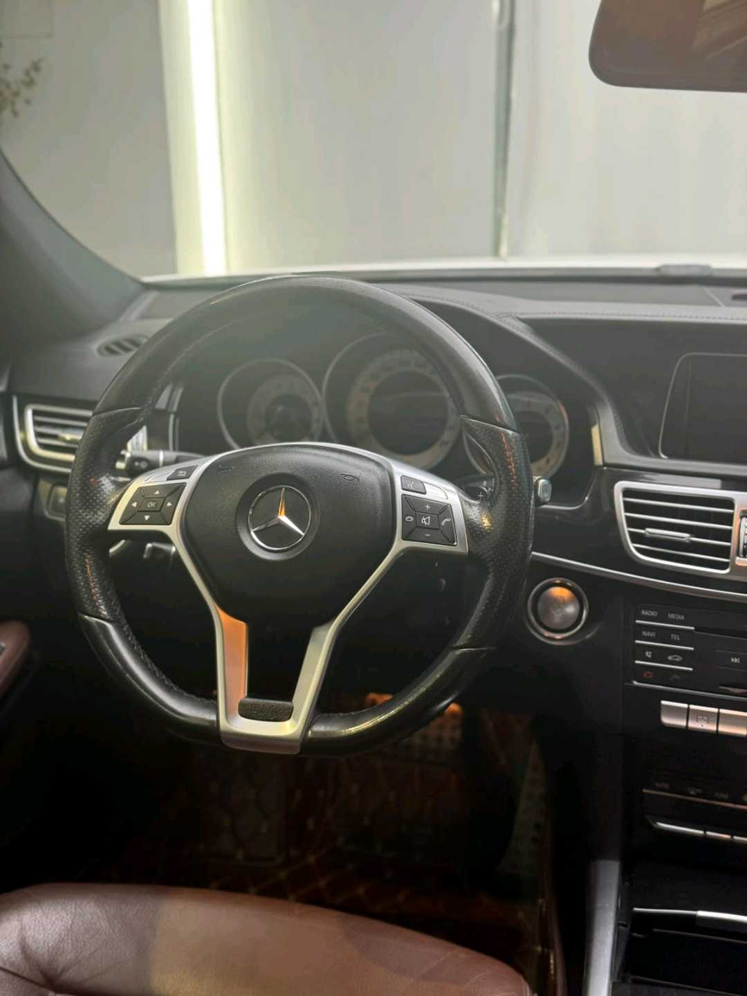Car Image 2014 MERCEDES E Class 300