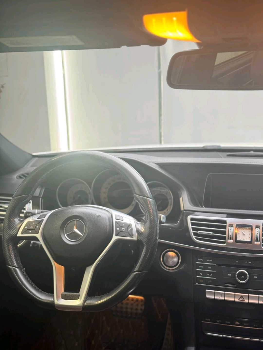 Car Image 2014 MERCEDES E Class 300