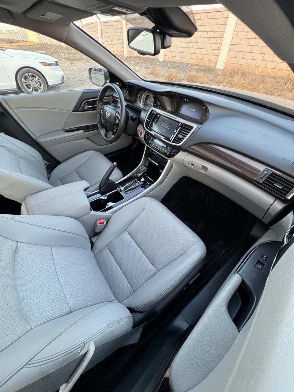 Car Image 2017 HONDA ACCORD TOURING