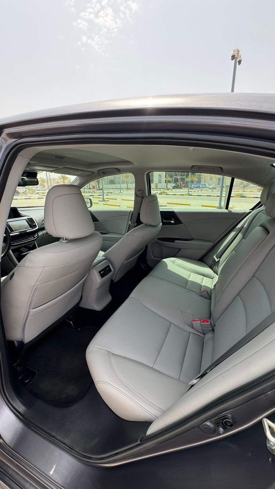 Car Image 2017 HONDA ACCORD TOURING