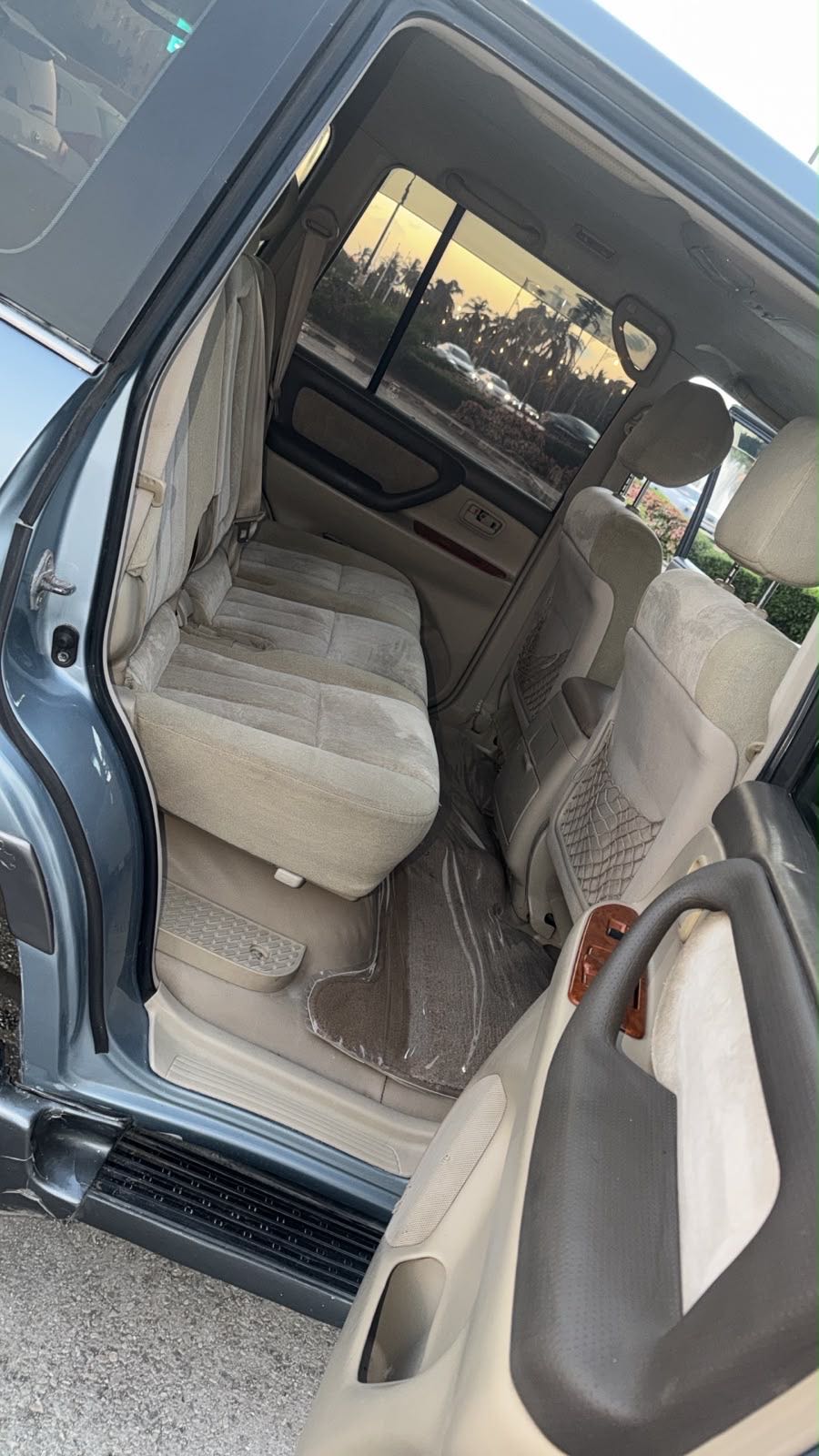 Car Image 2005 TOYOTA LAND CRUISER VX.R