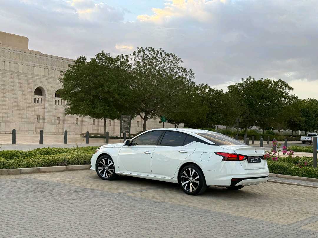 Car Image 2020 NISSAN ALTIMA S