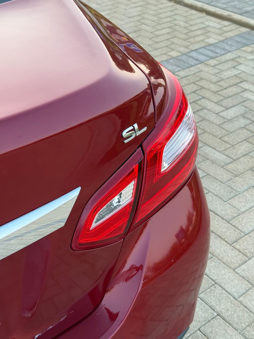 Car Image 2017 NISSAN ALTIMA SV