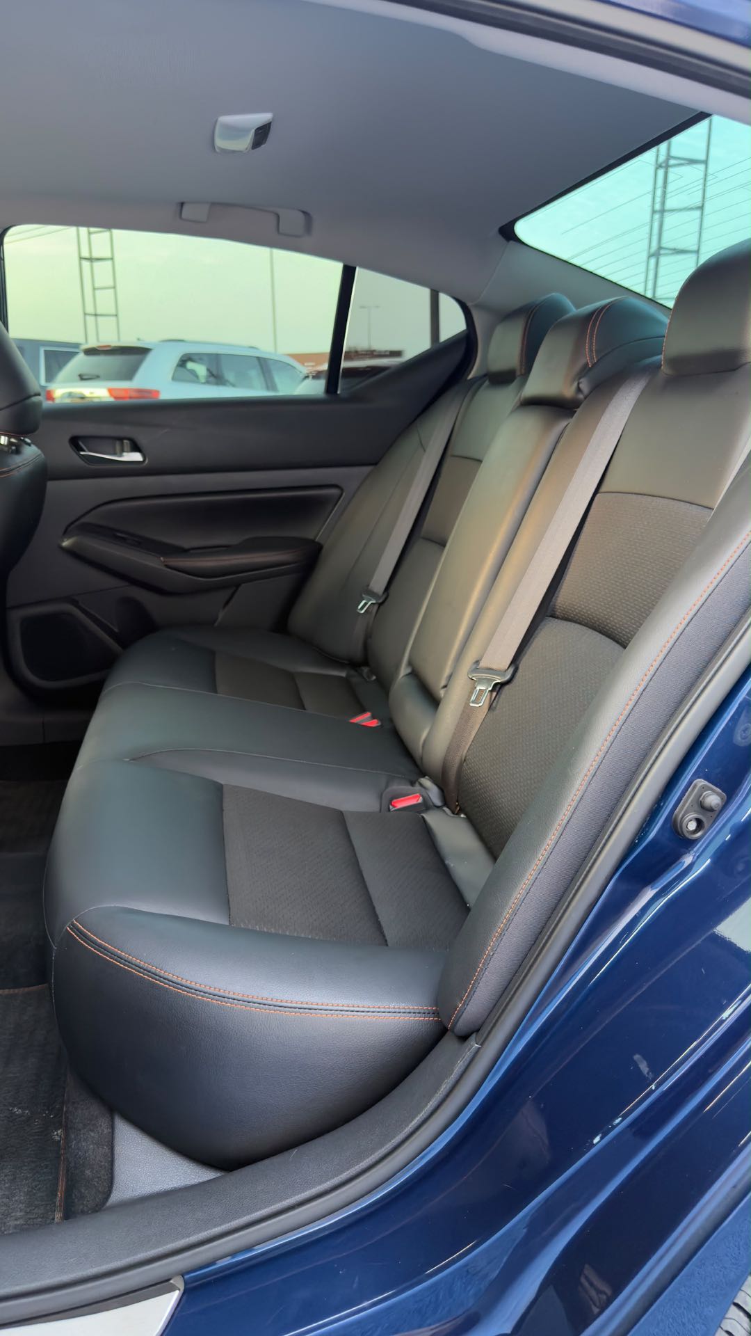 Car Image 2019 NISSAN ALTIMA SR