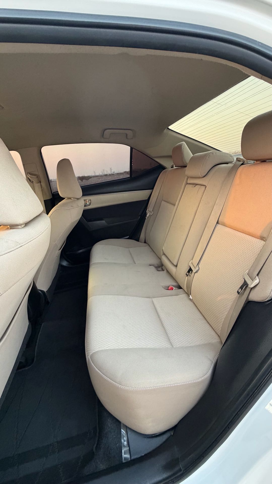 Car Image 2015 TOYOTA COROLLA SE