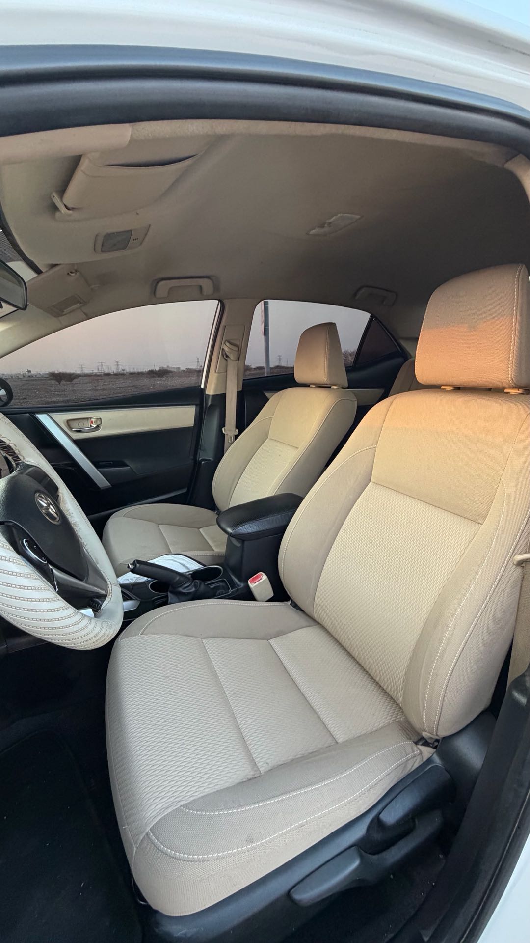 Car Image 2015 TOYOTA COROLLA SE