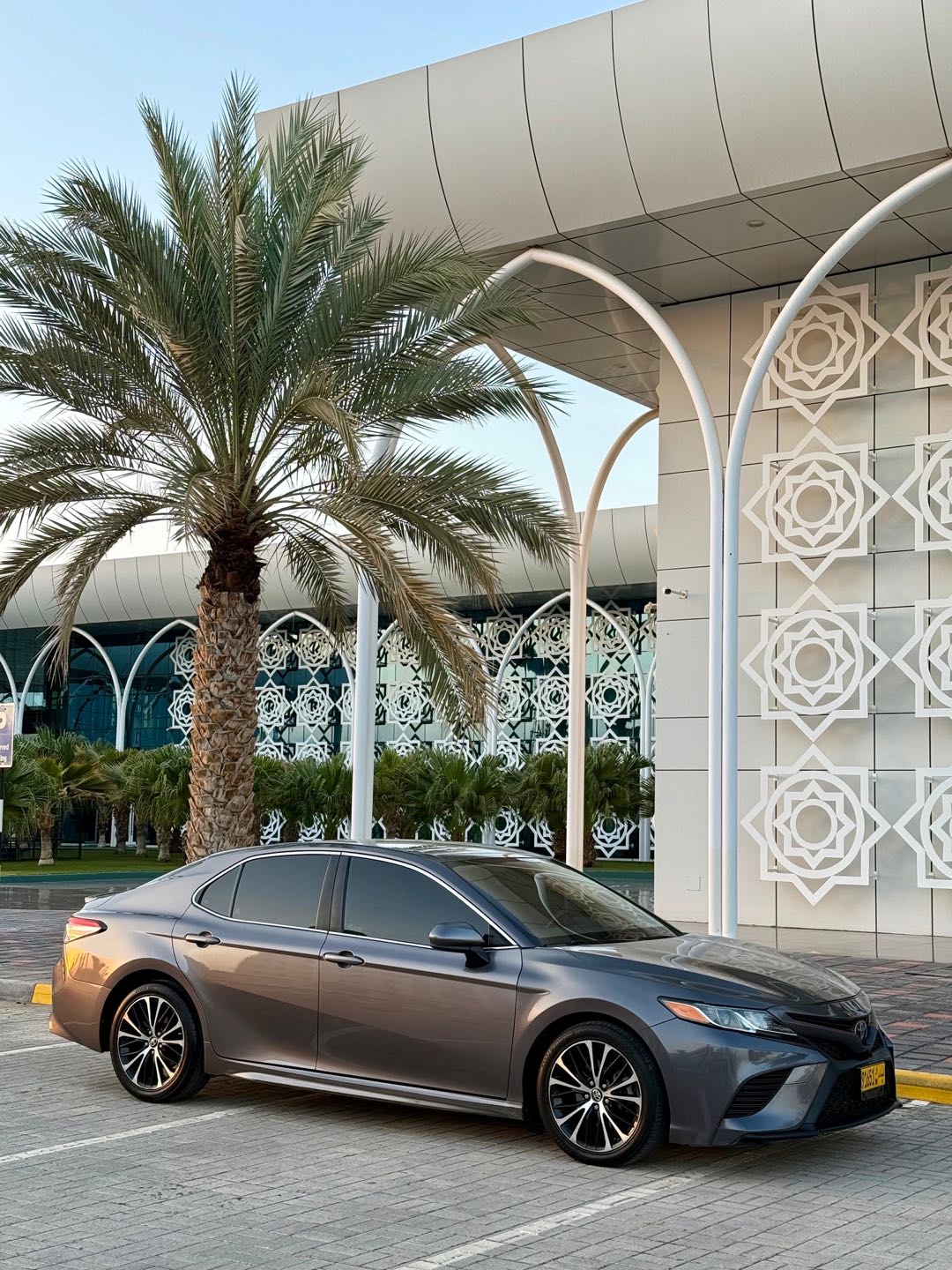 Car Image 2018 TOYOTA CAMRY SE