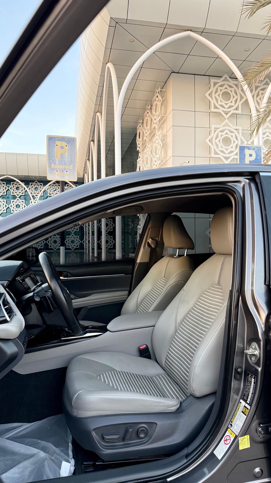 Car Image 2018 TOYOTA CAMRY SE