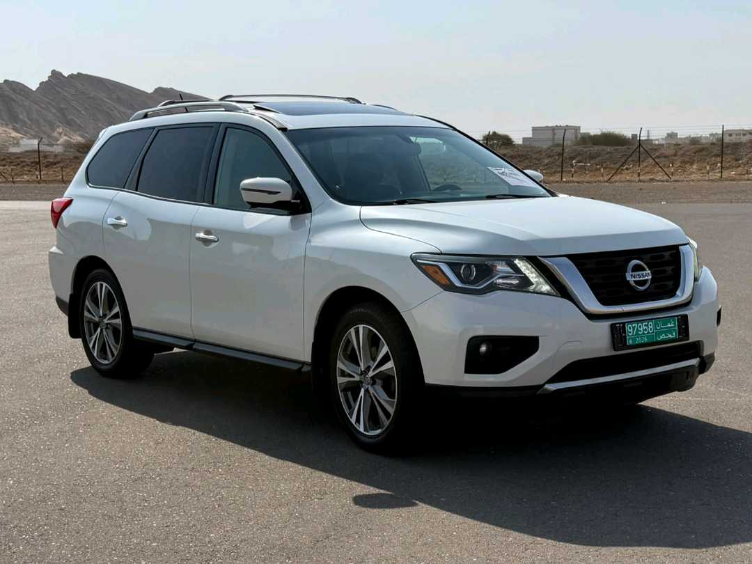 Car Image 2018 NISSAN PATHFINDER SL
