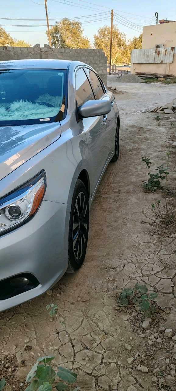 Car Image 2018 NISSAN ALTIMA SV