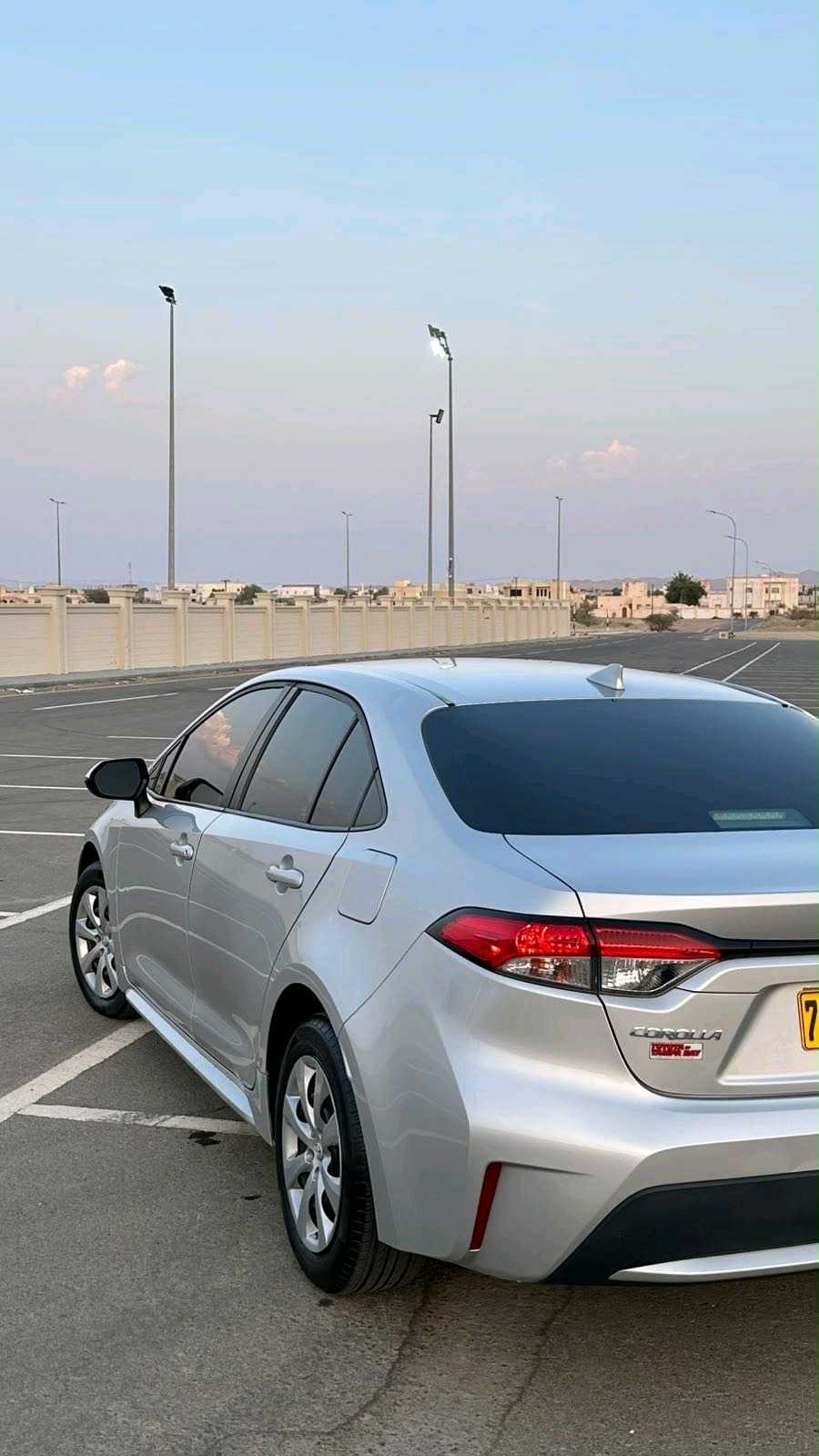 Car Image 2020 TOYOTA COROLLA LE