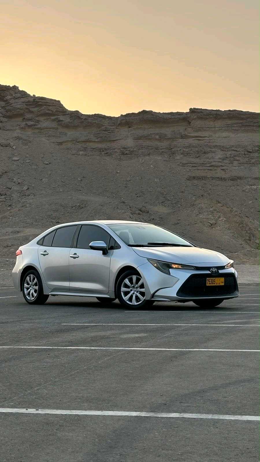 Car Image 2020 TOYOTA COROLLA LE