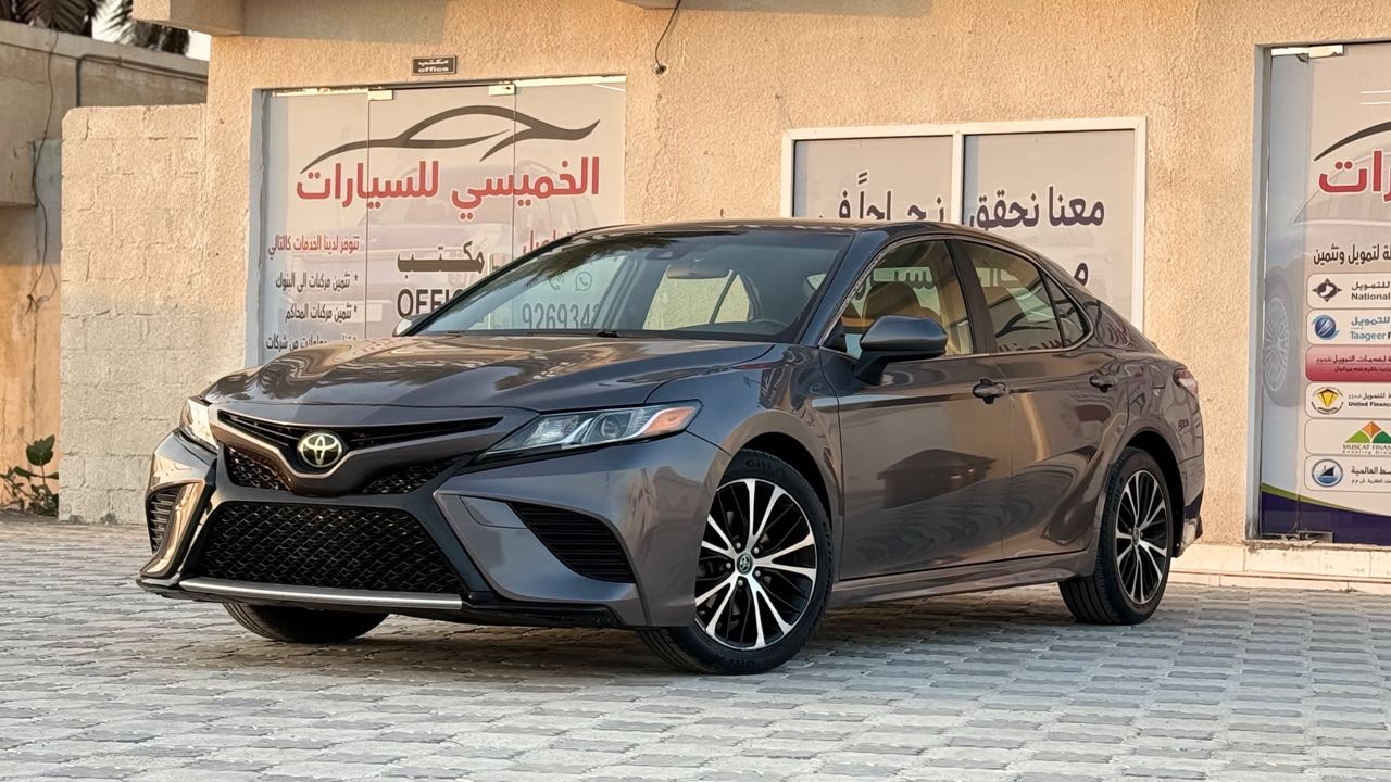 Car Image 2019 TOYOTA CAMRY SE