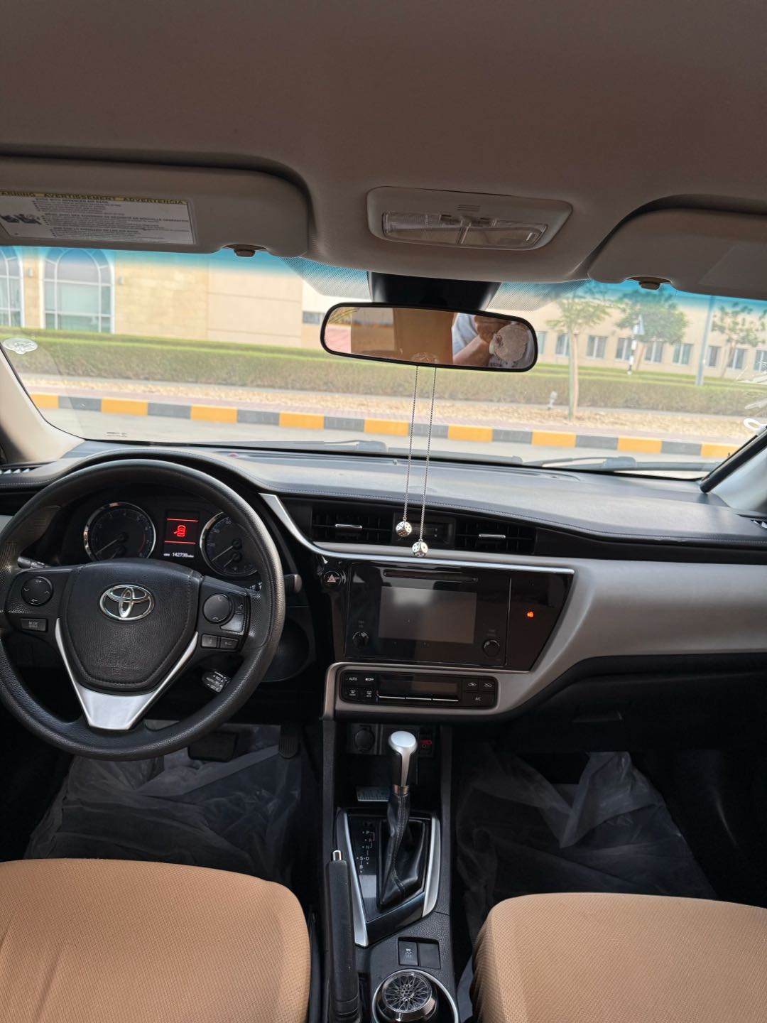 Car Image 2018 TOYOTA COROLLA LE