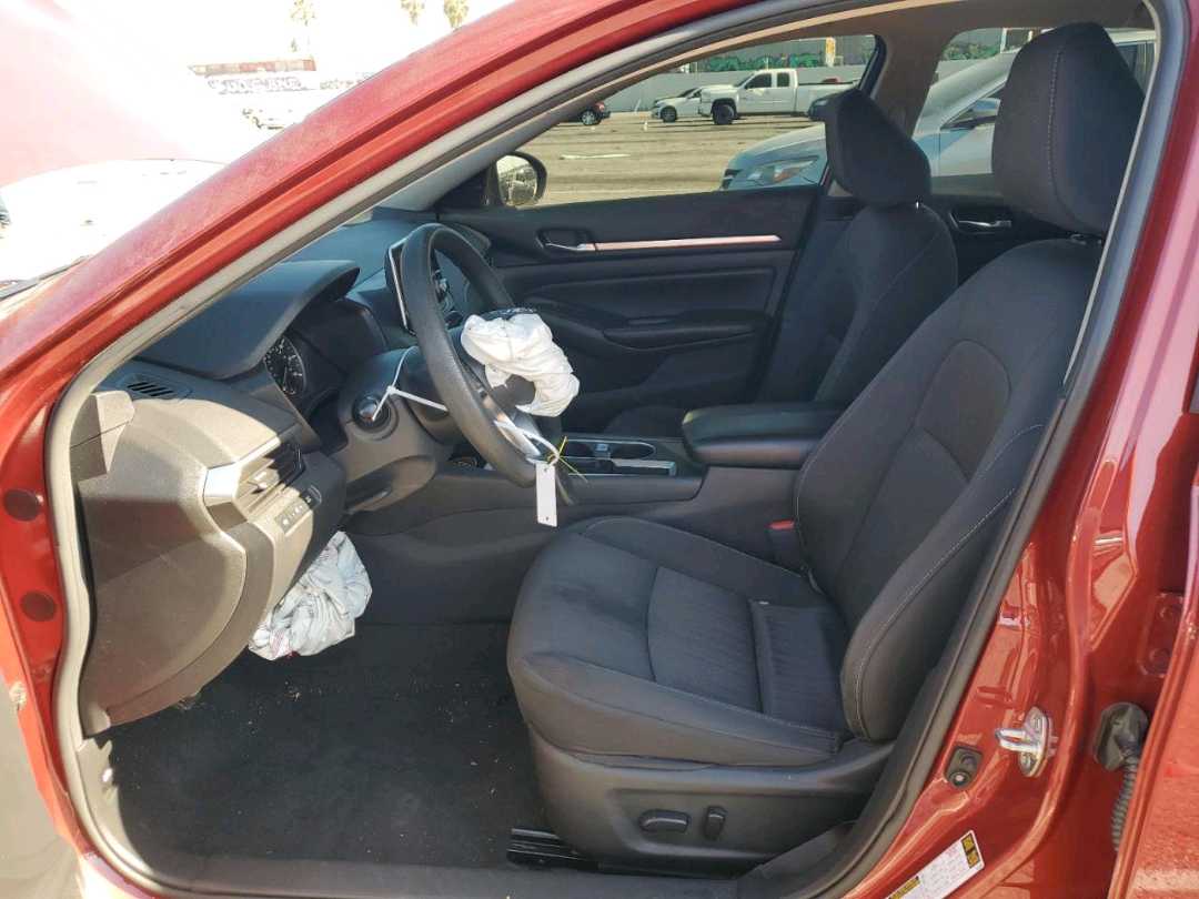 Car Image 2022 NISSAN ALTIMA SV