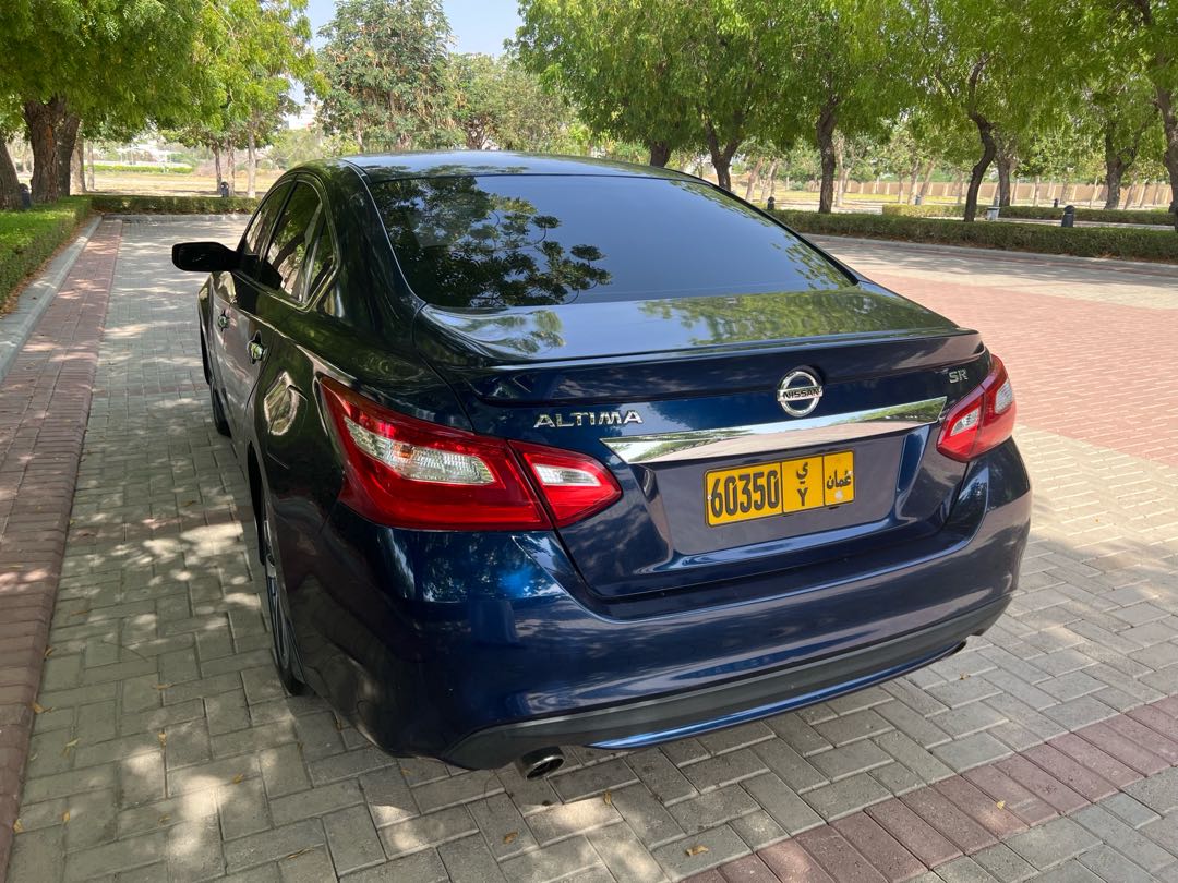 Car Image 2016 NISSAN ALTIMA SV