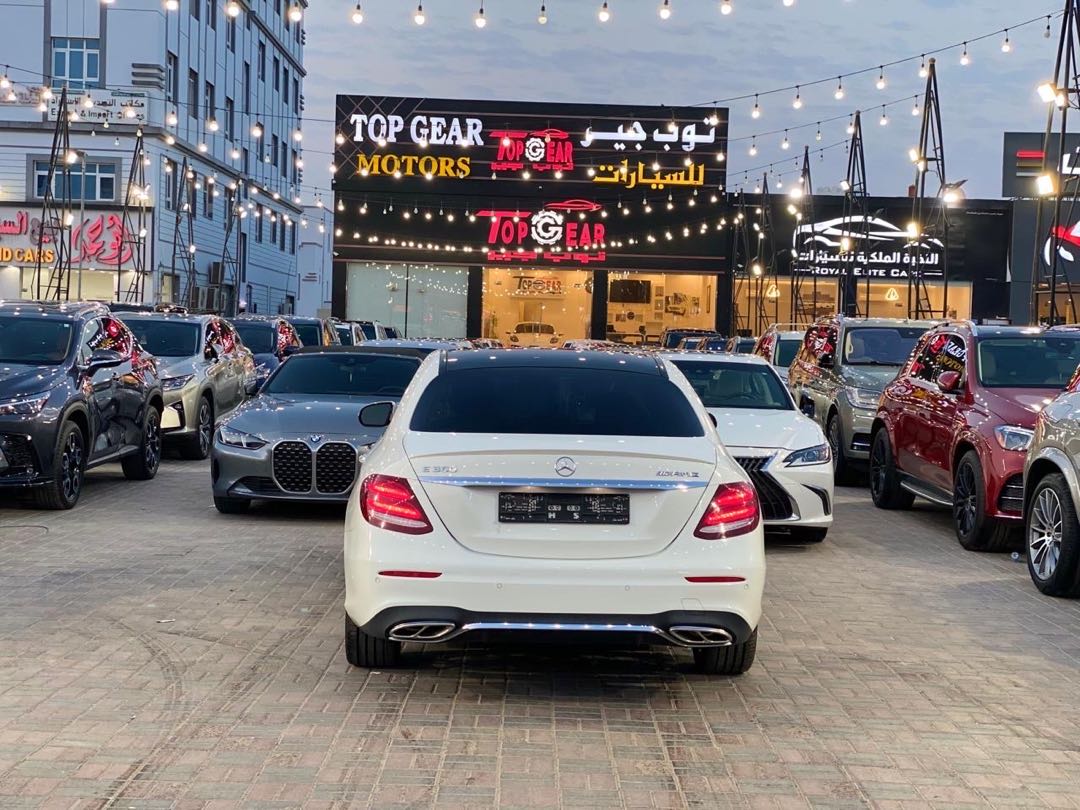 Car Image 2019 MERCEDES E Class 300