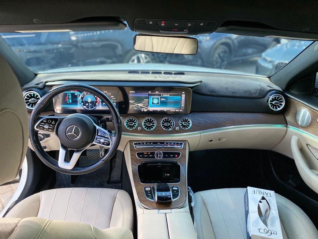 Car Image 2019 MERCEDES E Class 300