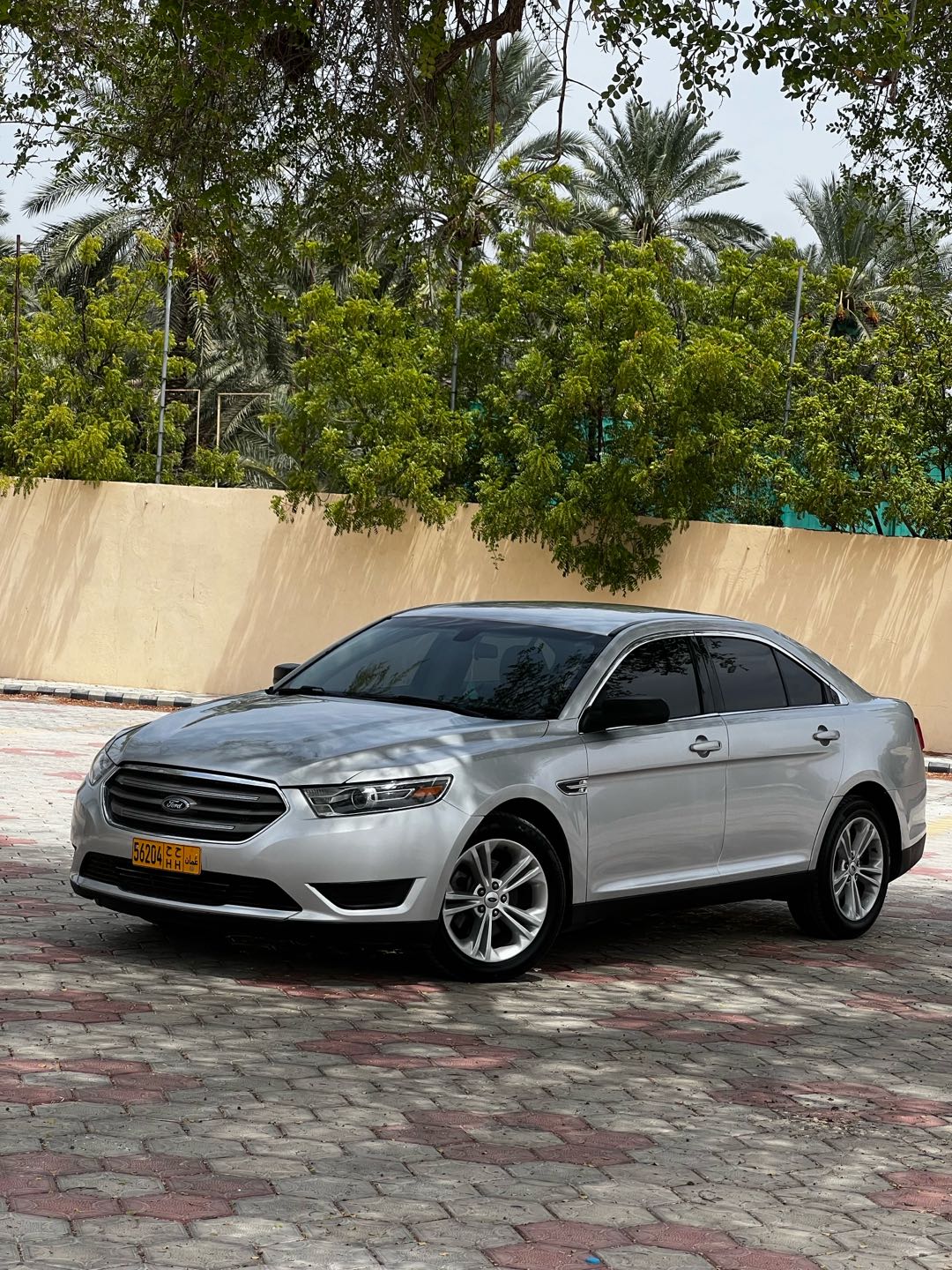 Car Image 2018 FORD TAURUS 