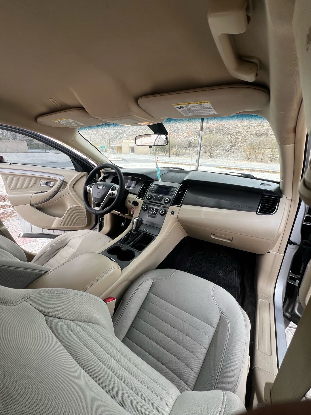 Car Image 2018 FORD TAURUS 