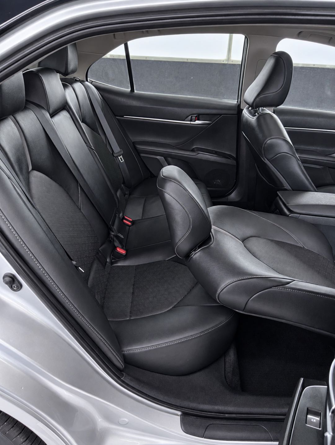 Car Image 2020 TOYOTA CAMRY XSE