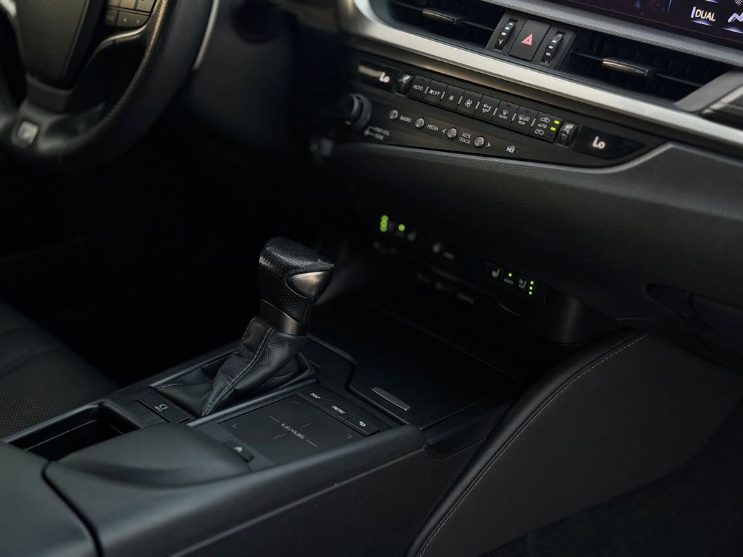 Car Image 2020 LEXUS ES F-sport