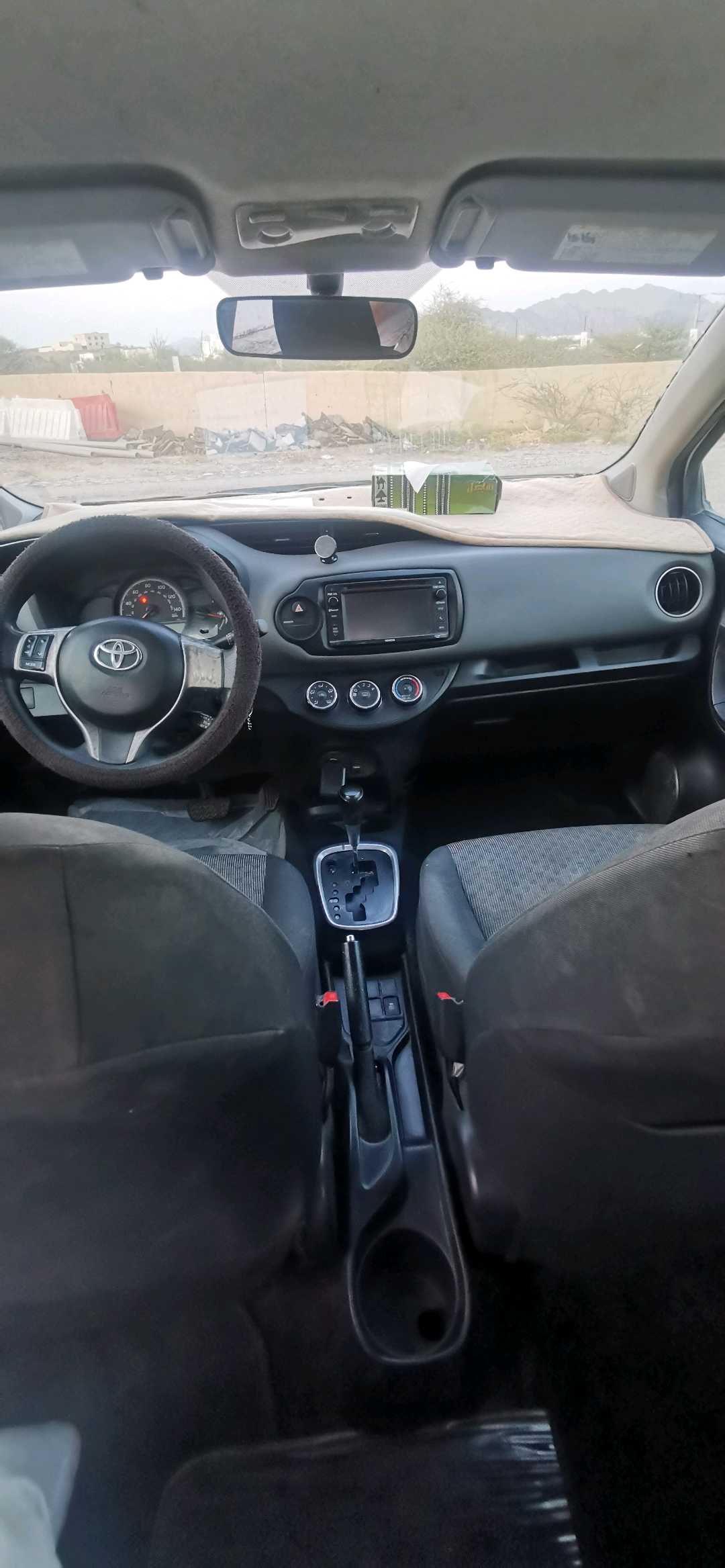 Car Image 2015 TOYOTA YARIS 1.5