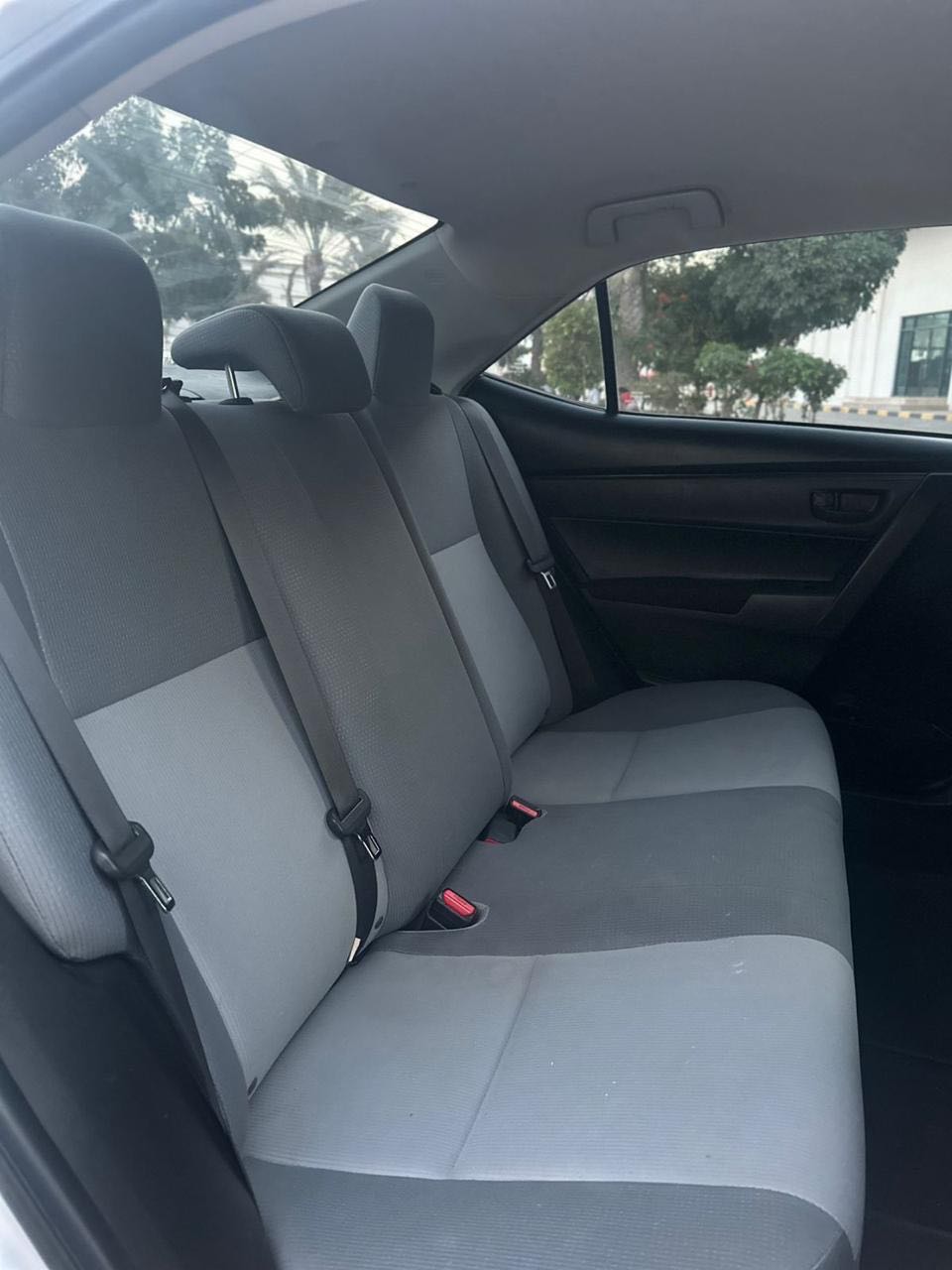 Car Image 2019 TOYOTA COROLLA LE