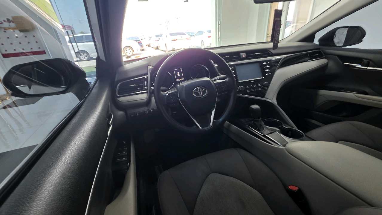 Car Image 2020 TOYOTA CAMRY LE