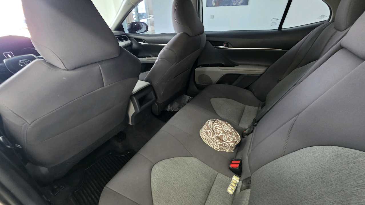 Car Image 2020 TOYOTA CAMRY LE