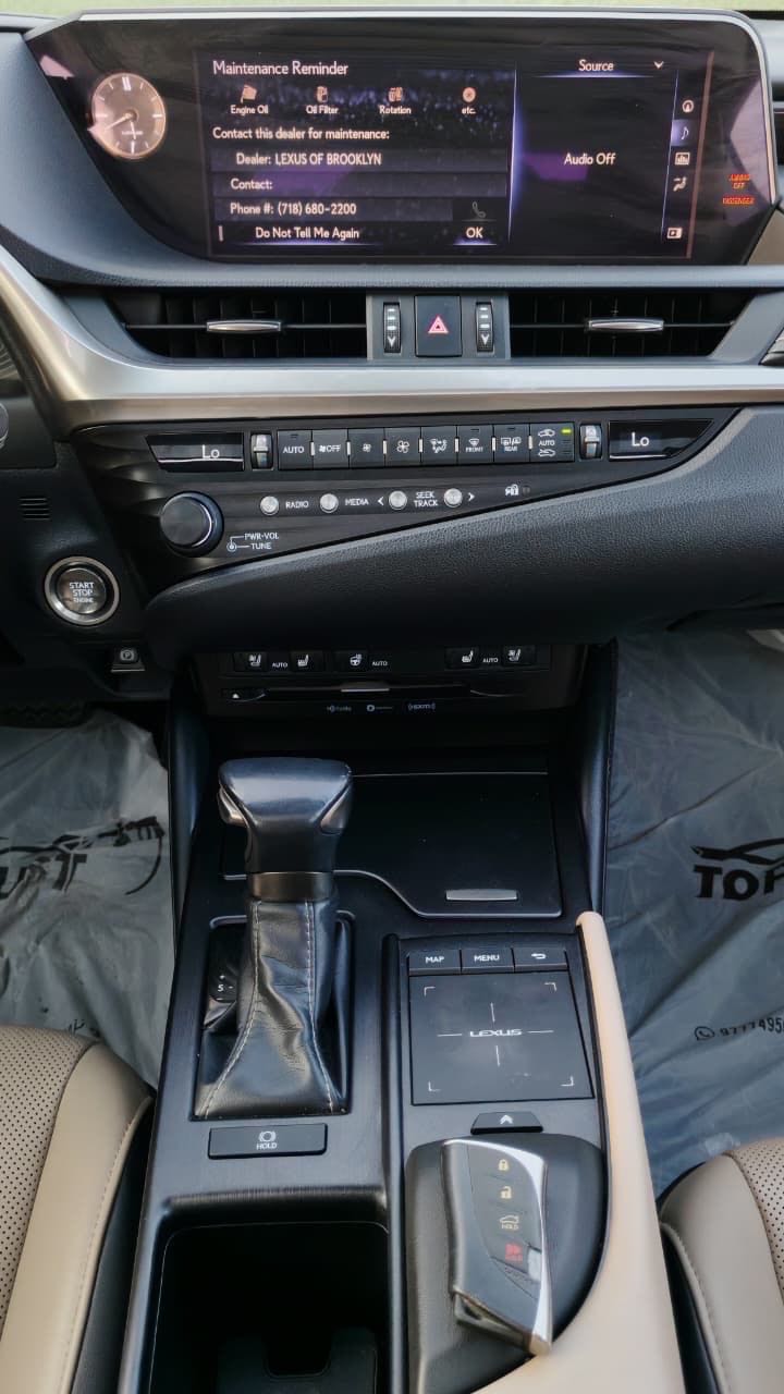 Car Image 2019 LEXUS ES 350
