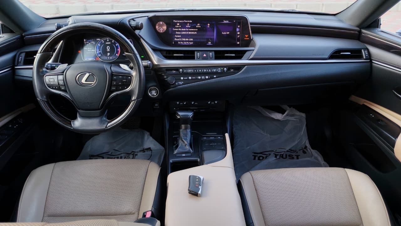 Car Image 2019 LEXUS ES 350