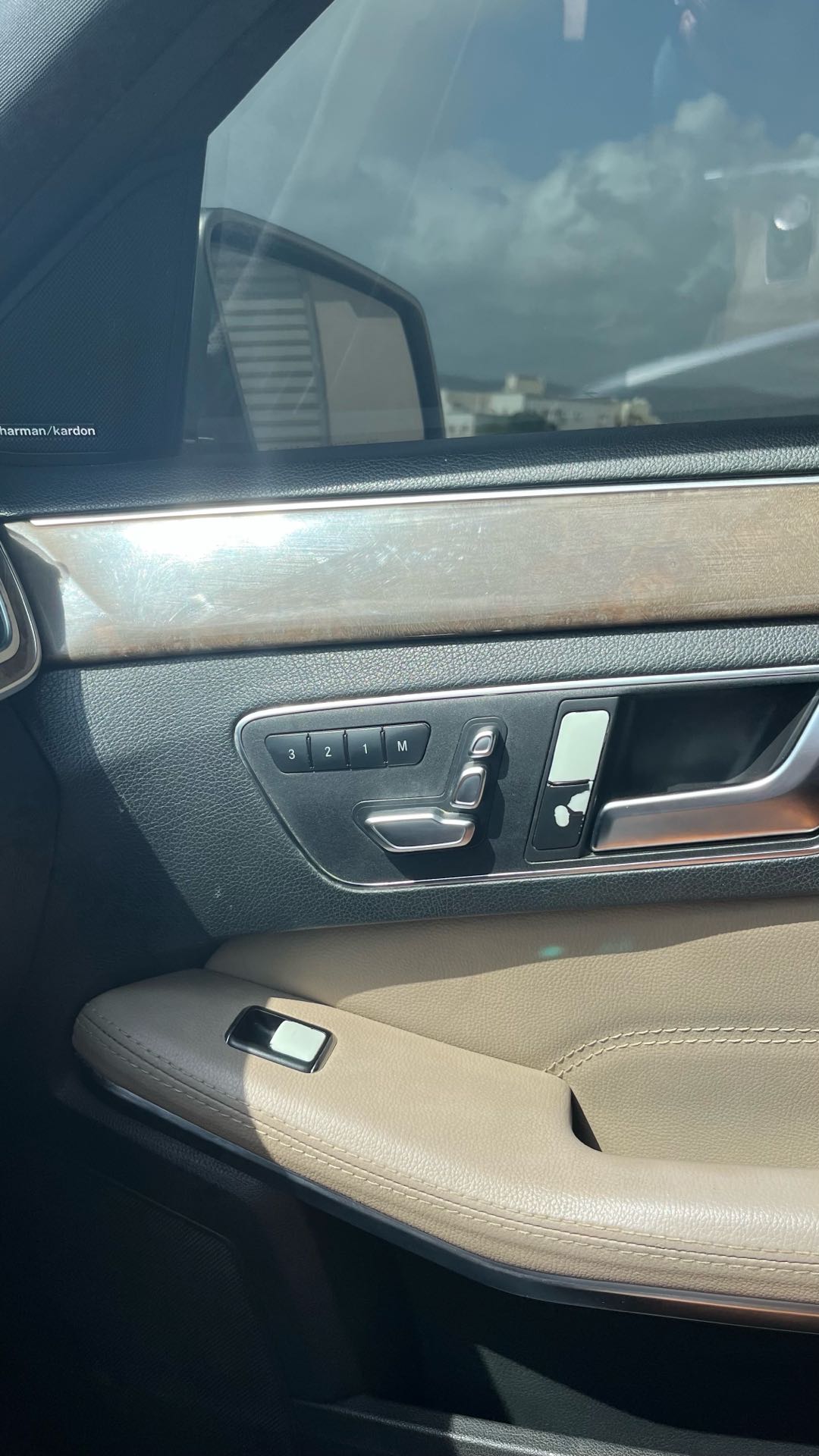 Car Image 2014 MERCEDES E Class 350