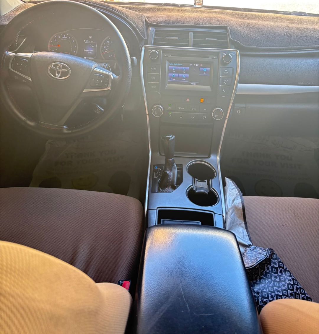 Car Image 2017 TOYOTA CAMRY SE