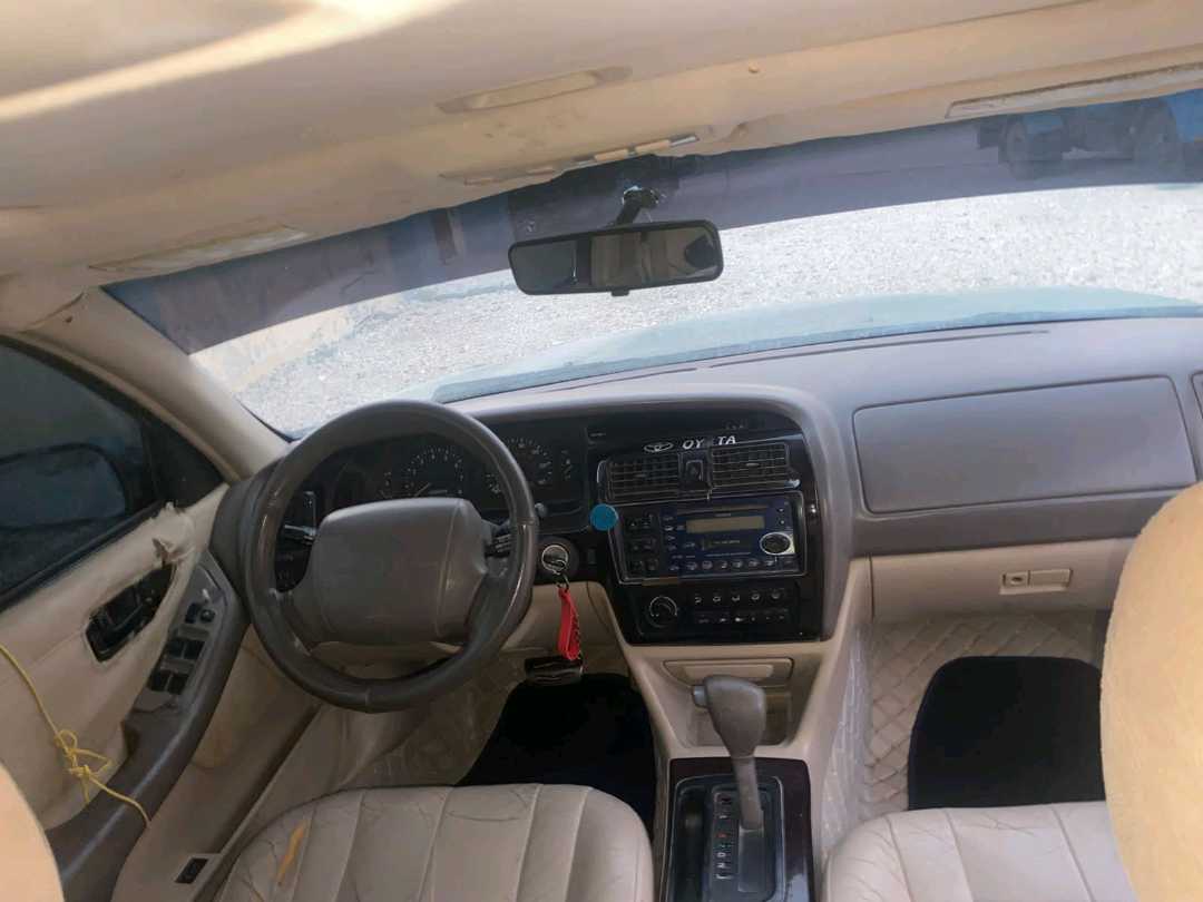 Car Image 1999 TOYOTA AVALON 