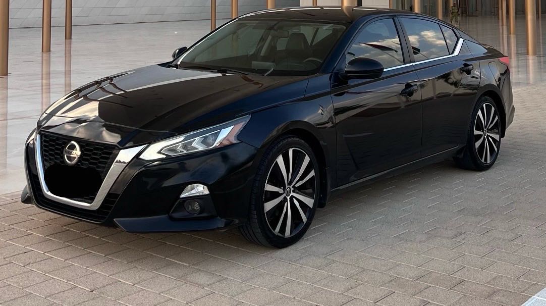 Car Image 2019 NISSAN ALTIMA SR