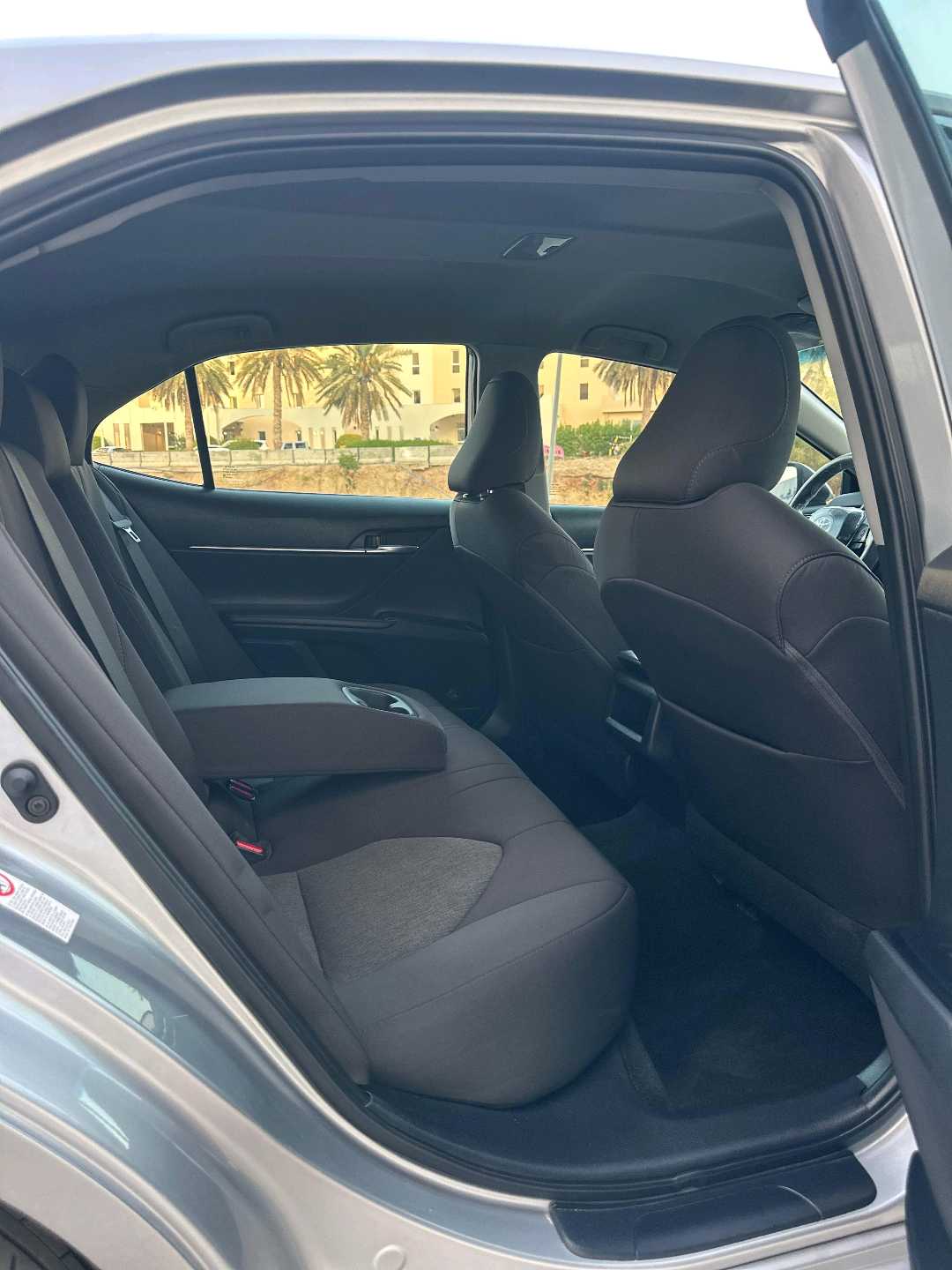 Car Image 2019 TOYOTA CAMRY LE