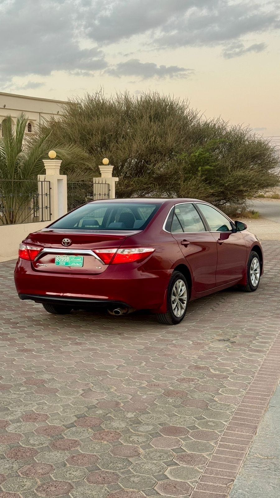 Car Image 2017 TOYOTA CAMRY LE